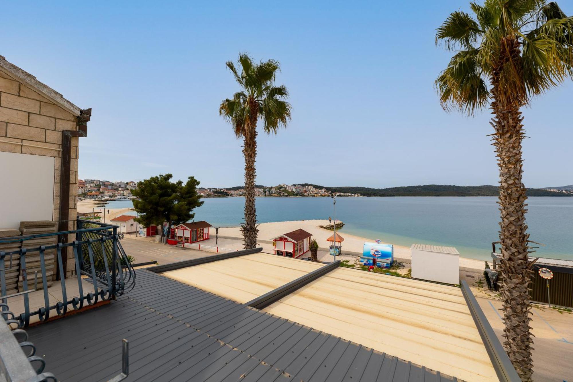 Villa Okruk-10 Meters Away From The Beach Okrug Gornji Buitenkant foto
